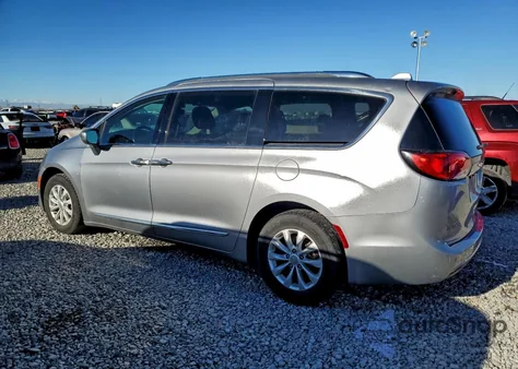 2018 Chrysler Pacifica Touring L из США, поврежденный, VIN 2C4RC1BG2JR185836